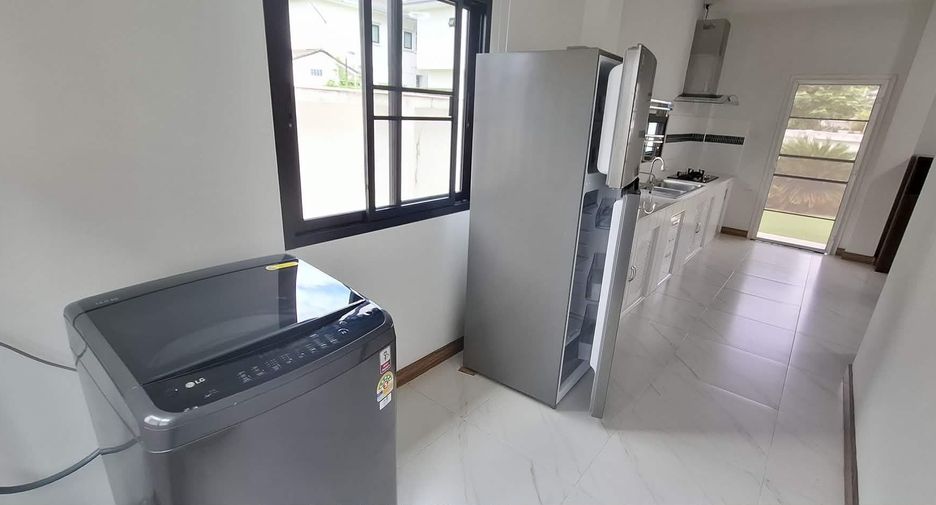 For rent 3 bedrooms house in Saraphi, Chiang Mai