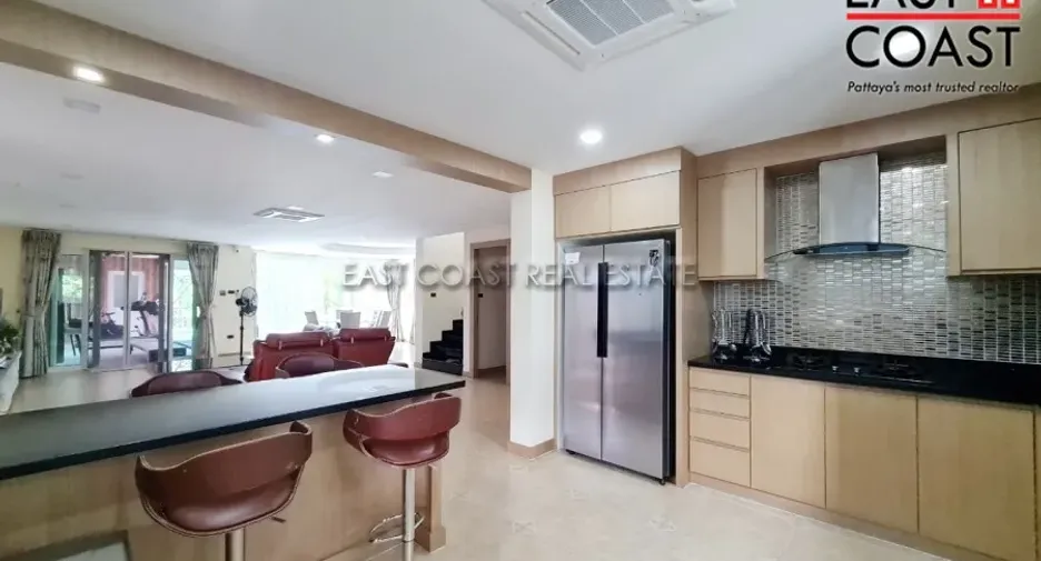 For rent and for sale 4 bedrooms house in Bang Lamung, Chonburi