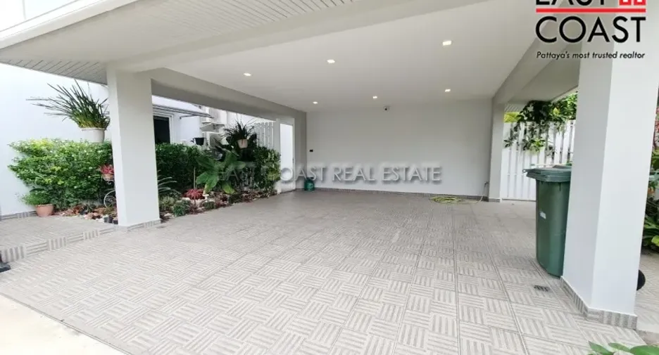 For rent and for sale 4 bedrooms house in Bang Lamung, Chonburi