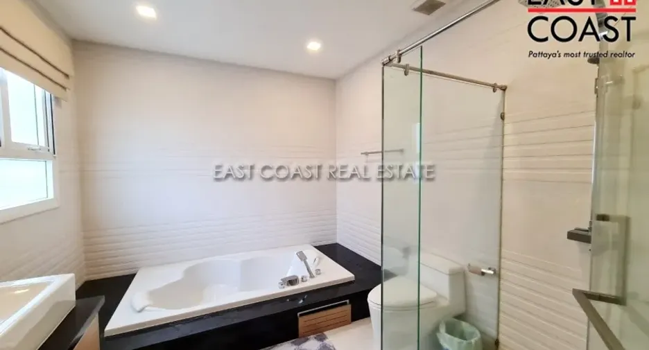 For rent and for sale 4 bedrooms house in Bang Lamung, Chonburi
