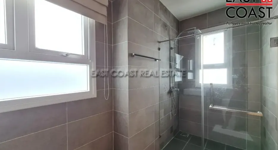 For rent and for sale 4 bedrooms house in Bang Lamung, Chonburi