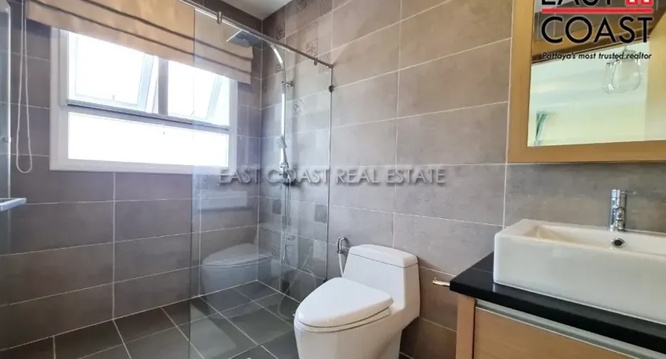 For rent and for sale 4 bedrooms house in Bang Lamung, Chonburi