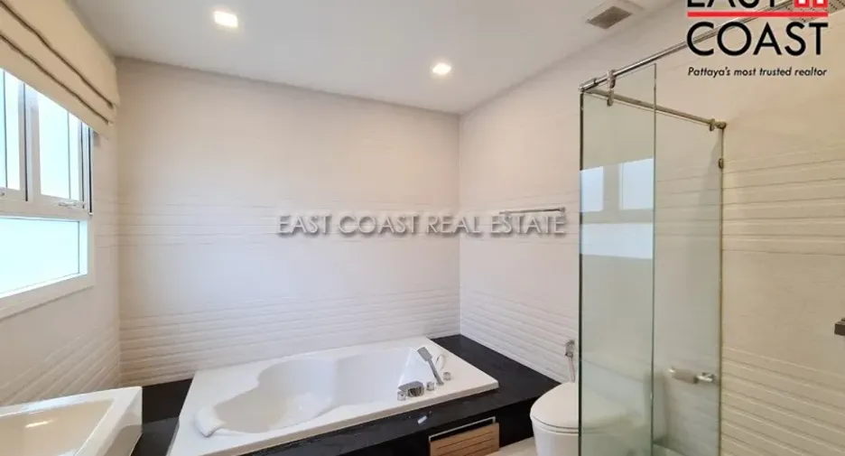 For rent and for sale 4 bedrooms house in Bang Lamung, Chonburi