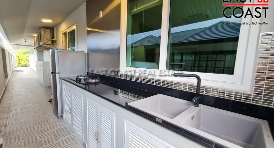 For rent and for sale 4 bedrooms house in Bang Lamung, Chonburi