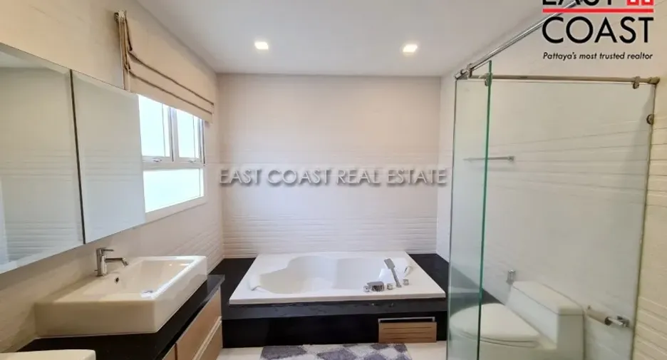 For rent and for sale 4 bedrooms house in Bang Lamung, Chonburi