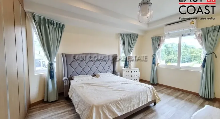 For rent and for sale 4 bedrooms house in Bang Lamung, Chonburi