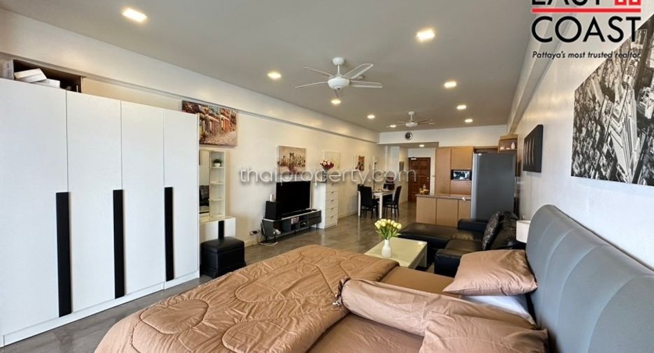 For sale and for rent studio condo in Pratumnak, Pattaya