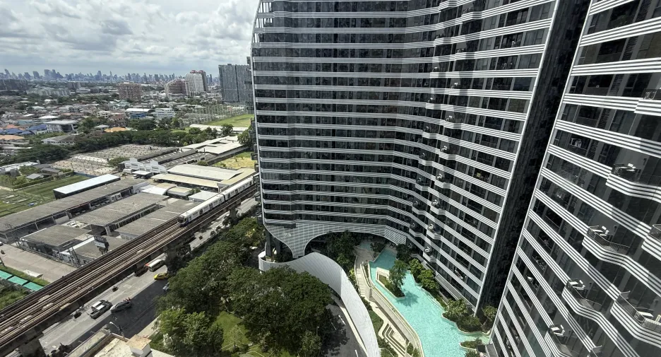 For sale 1 bed condo in Bang Na, Bangkok