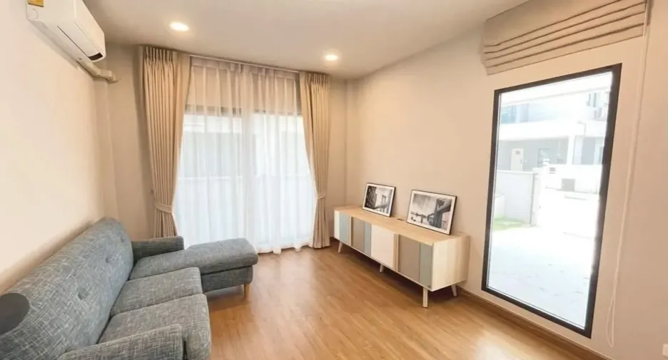 Аренда 4 спальни дом в Bang Phli, Самутпракан