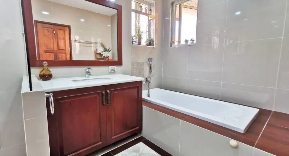 For rent 4 bedrooms villa in Pran Buri, Prachuap Khiri Khan