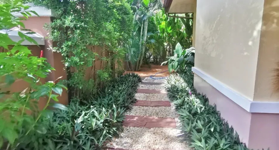 For rent 4 bedrooms villa in Pran Buri, Prachuap Khiri Khan