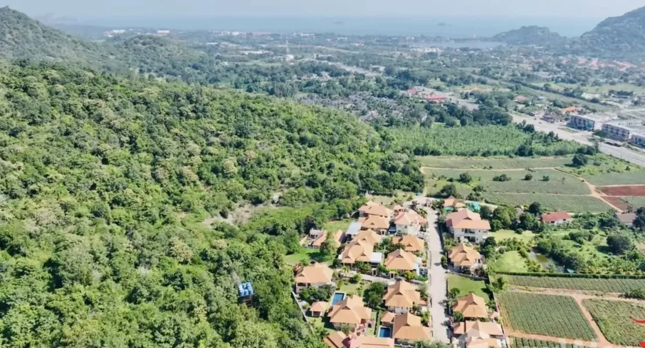 For rent 4 bedrooms villa in Pran Buri, Prachuap Khiri Khan