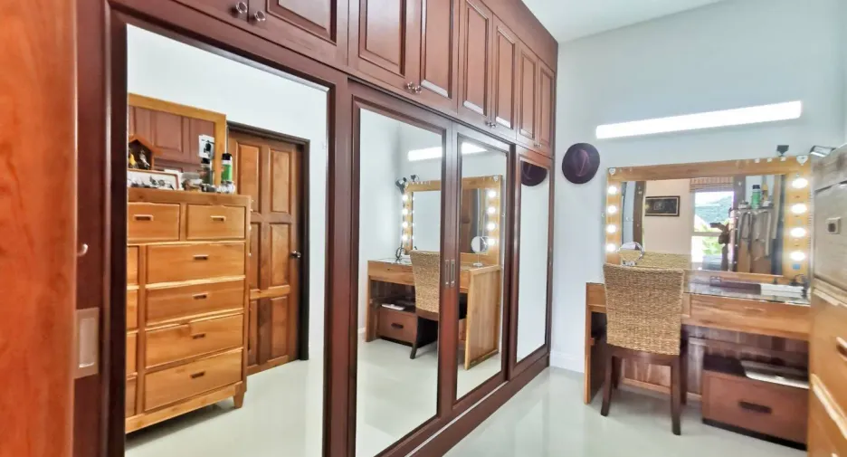For rent 4 bedrooms villa in Pran Buri, Prachuap Khiri Khan
