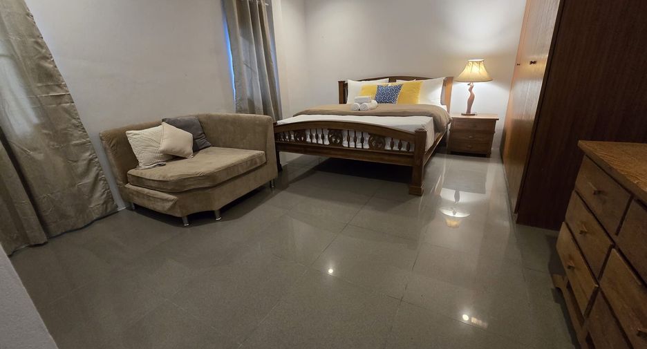 Villa en alquiler de 5 habitaciones en Mueang Phuket, Phuket