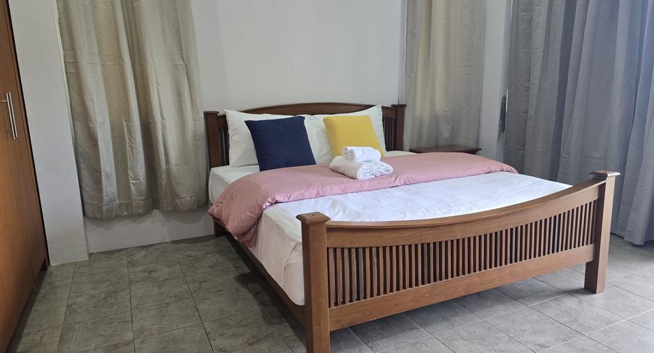 Villa en alquiler de 5 habitaciones en Mueang Phuket, Phuket