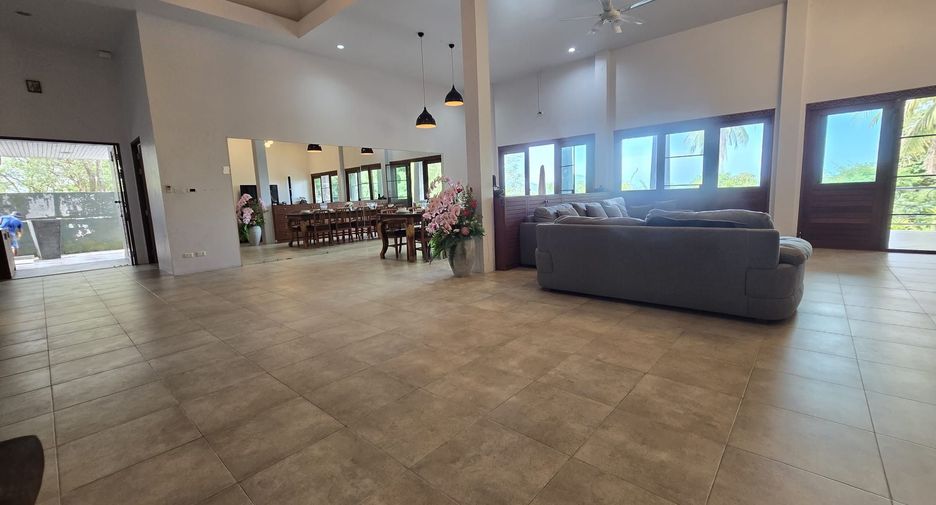 Villa en alquiler de 5 habitaciones en Mueang Phuket, Phuket