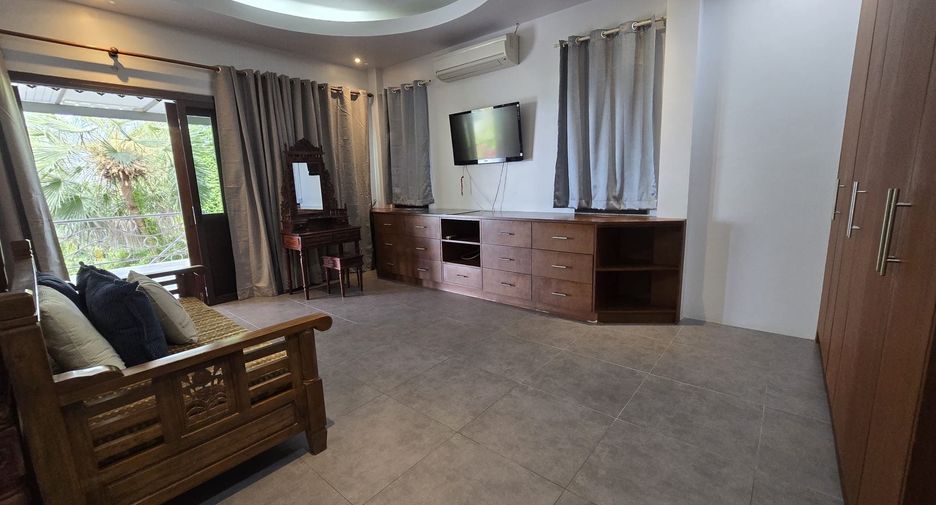 Villa en alquiler de 5 habitaciones en Mueang Phuket, Phuket