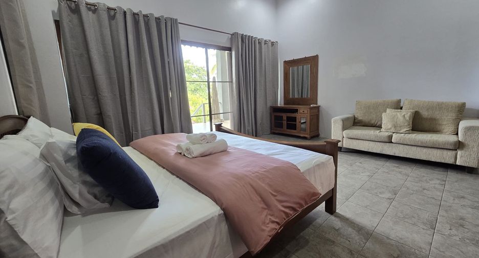 Villa en alquiler de 5 habitaciones en Mueang Phuket, Phuket