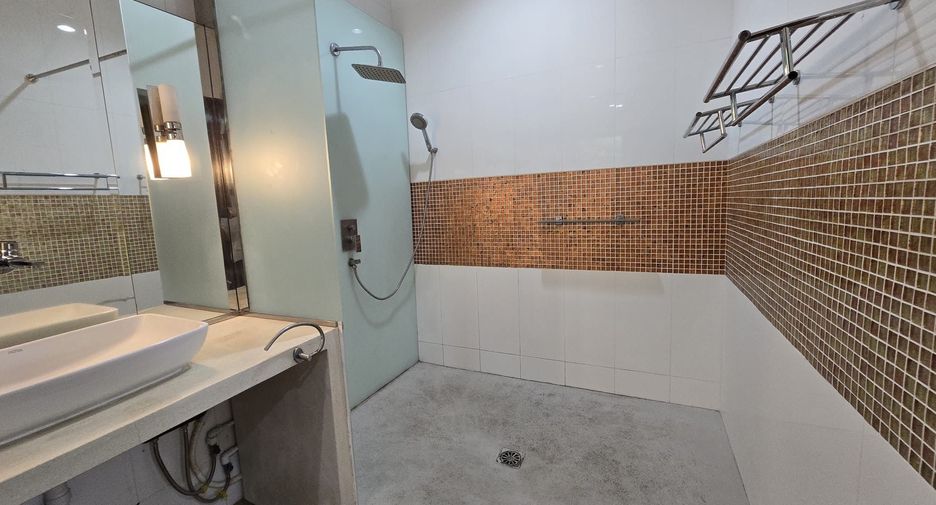 Villa en alquiler de 5 habitaciones en Mueang Phuket, Phuket
