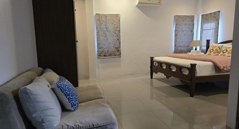 Villa en alquiler de 5 habitaciones en Mueang Phuket, Phuket