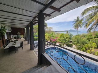 Villa en alquiler de 5 habitaciones en Mueang Phuket, Phuket