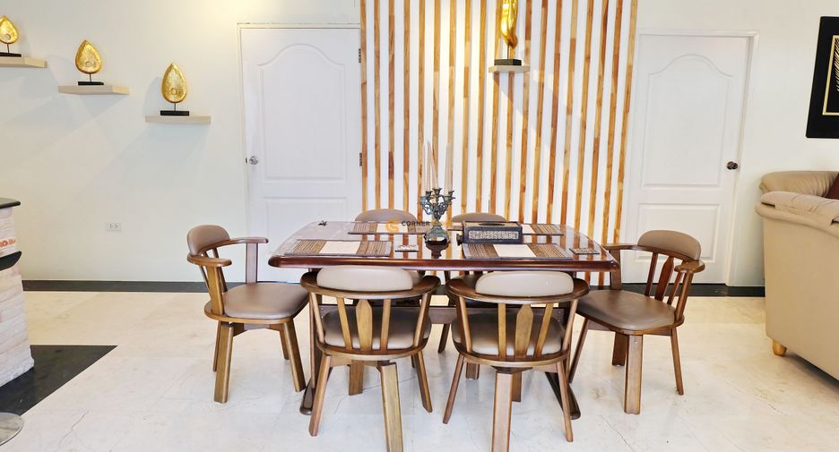 For rent 3 bedrooms house in East Pattaya, Pattaya