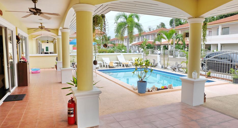 For rent 3 bedrooms house in East Pattaya, Pattaya