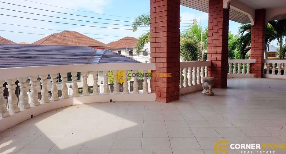 For rent 3 bedrooms house in North Pattaya, Pattaya