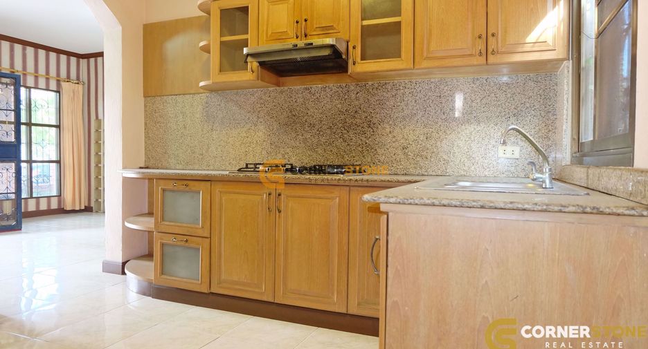For rent 3 bedrooms house in North Pattaya, Pattaya