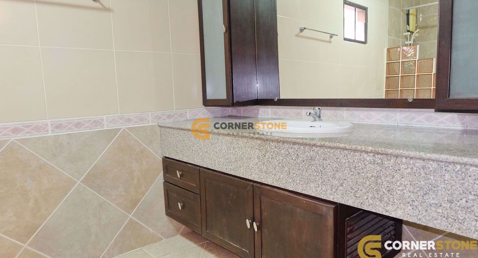 For rent 3 bedrooms house in North Pattaya, Pattaya