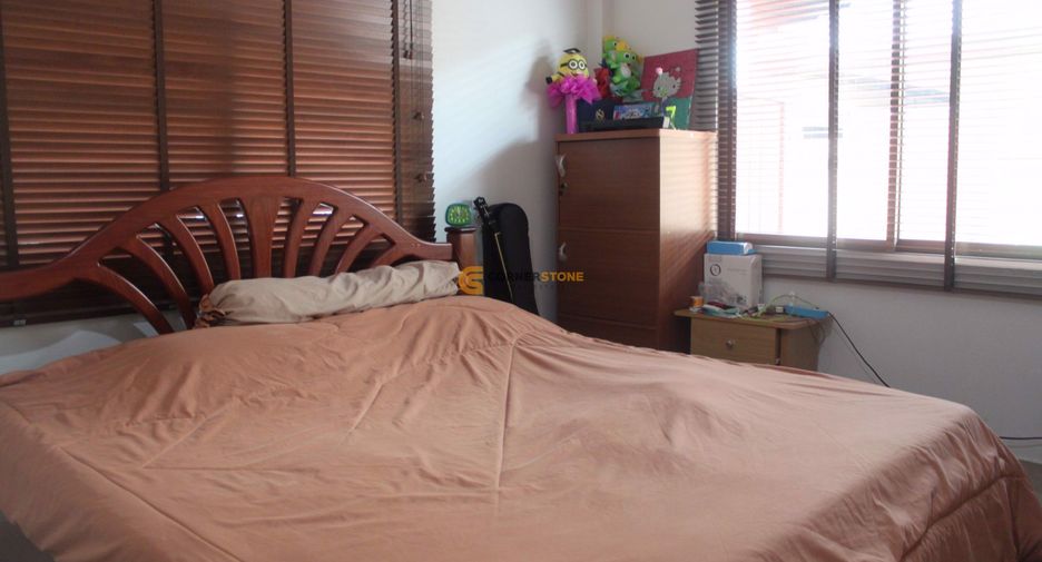 Casa en alquiler de 4 habitaciones en Bang Lamung, Chonburi