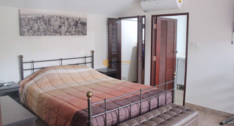 Casa en alquiler de 4 habitaciones en Bang Lamung, Chonburi