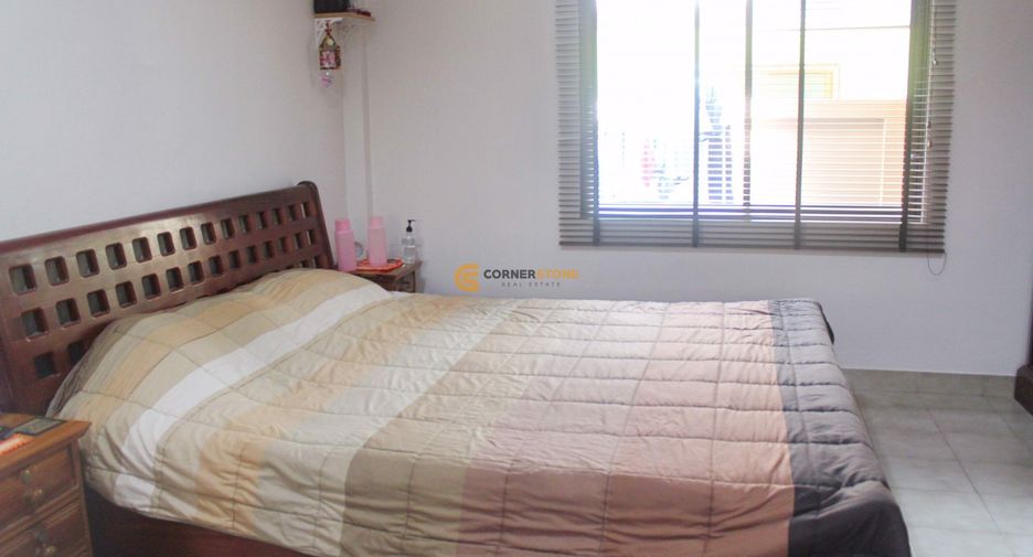 Casa en alquiler de 4 habitaciones en Bang Lamung, Chonburi
