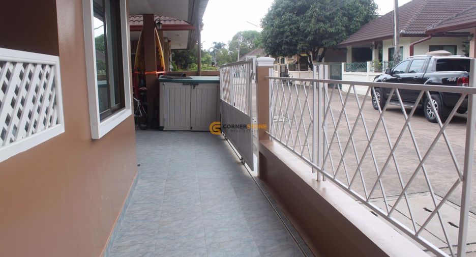 Casa en alquiler de 4 habitaciones en Bang Lamung, Chonburi