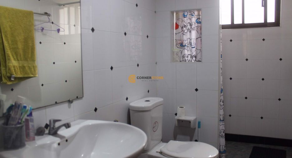 Casa en alquiler de 4 habitaciones en Bang Lamung, Chonburi