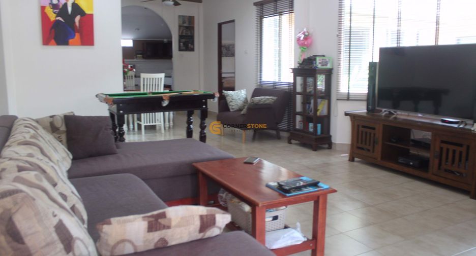 Casa en alquiler de 4 habitaciones en Bang Lamung, Chonburi