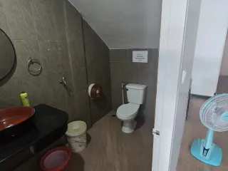 Gewerbefläche zum Kauf mit 1 Zimmer in Mueang Phuket, Phuket