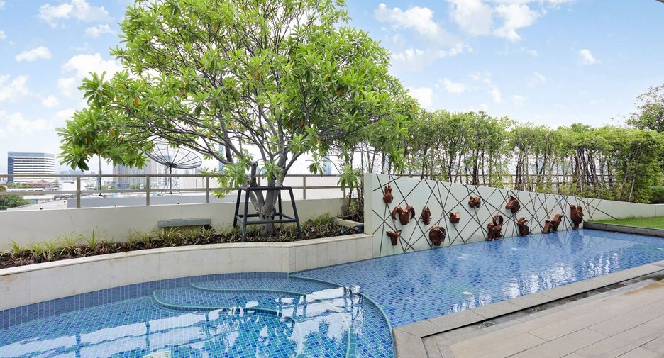 For sale 2 bedrooms condo in Watthana, Bangkok