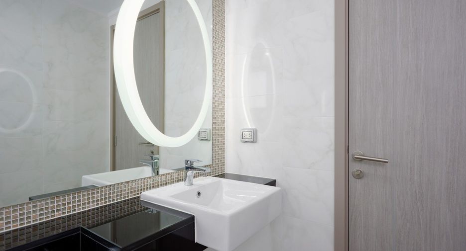 For sale 2 bedrooms condo in Watthana, Bangkok