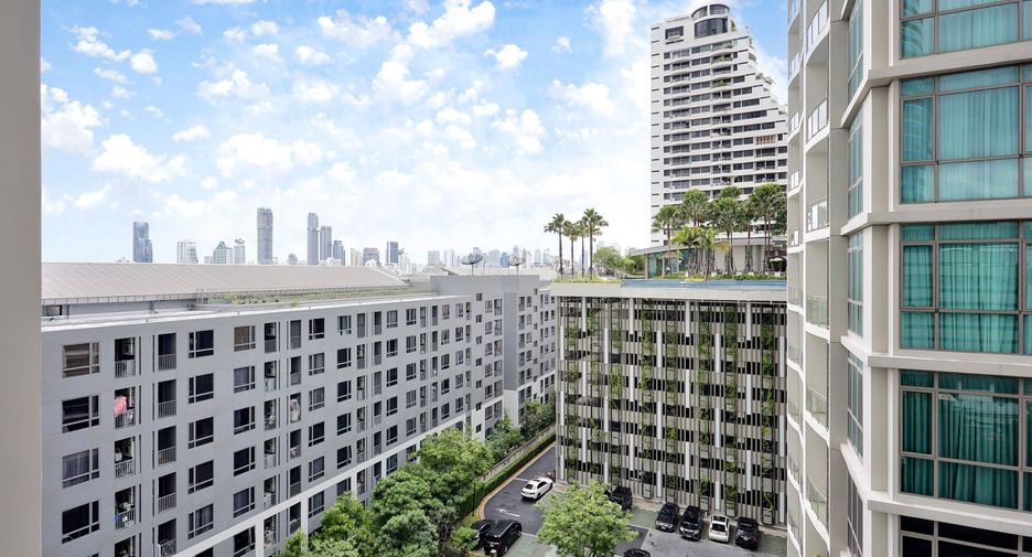 For sale 2 bedrooms condo in Watthana, Bangkok