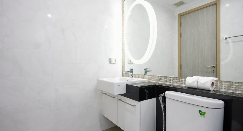 For sale 2 bedrooms condo in Watthana, Bangkok
