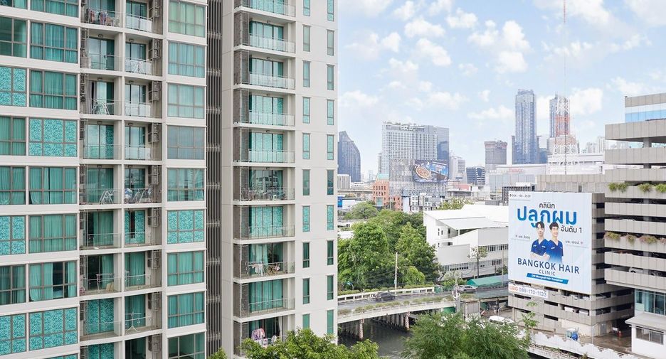 For sale 2 bedrooms condo in Watthana, Bangkok