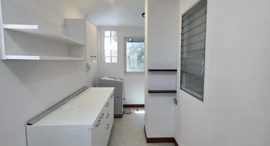 À louer 3 chambres maison à Ban Chang, Rayong