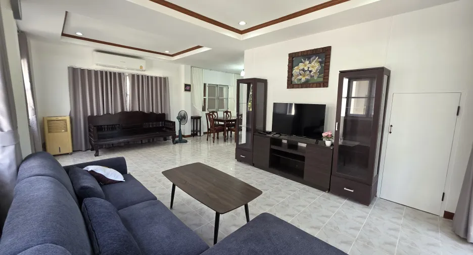 À louer 3 chambres maison à Ban Chang, Rayong