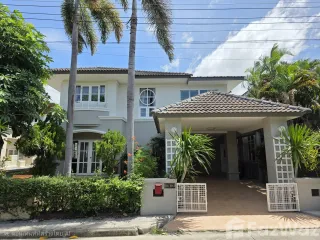 À louer 3 chambres maison à Ban Chang, Rayong