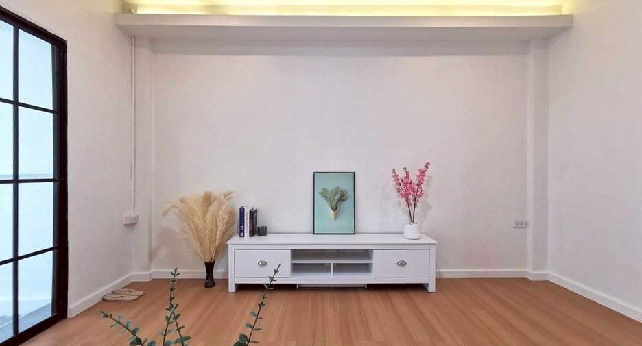 For sale 2 bedrooms townhouse in Sai Mai, Bangkok