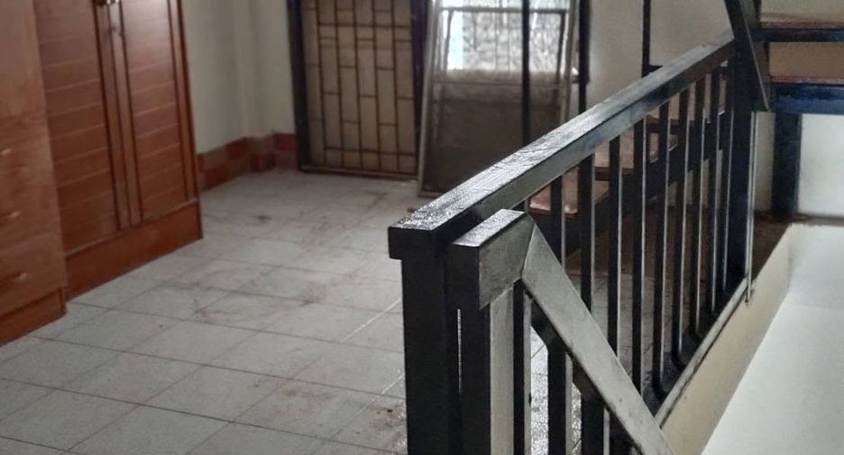 For sale 4 bedrooms retail Space in Bang Sue, Bangkok