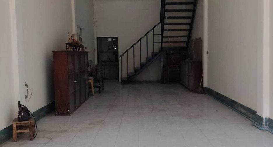 For sale 4 bedrooms retail Space in Bang Sue, Bangkok