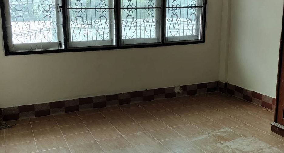 For sale 4 bedrooms retail Space in Bang Sue, Bangkok