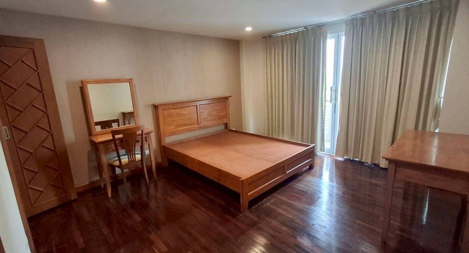 For rent 3 bedrooms apartment in Pathum Wan, Bangkok